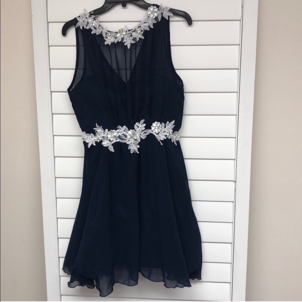 NWT London Dress Company navy with white accents 6